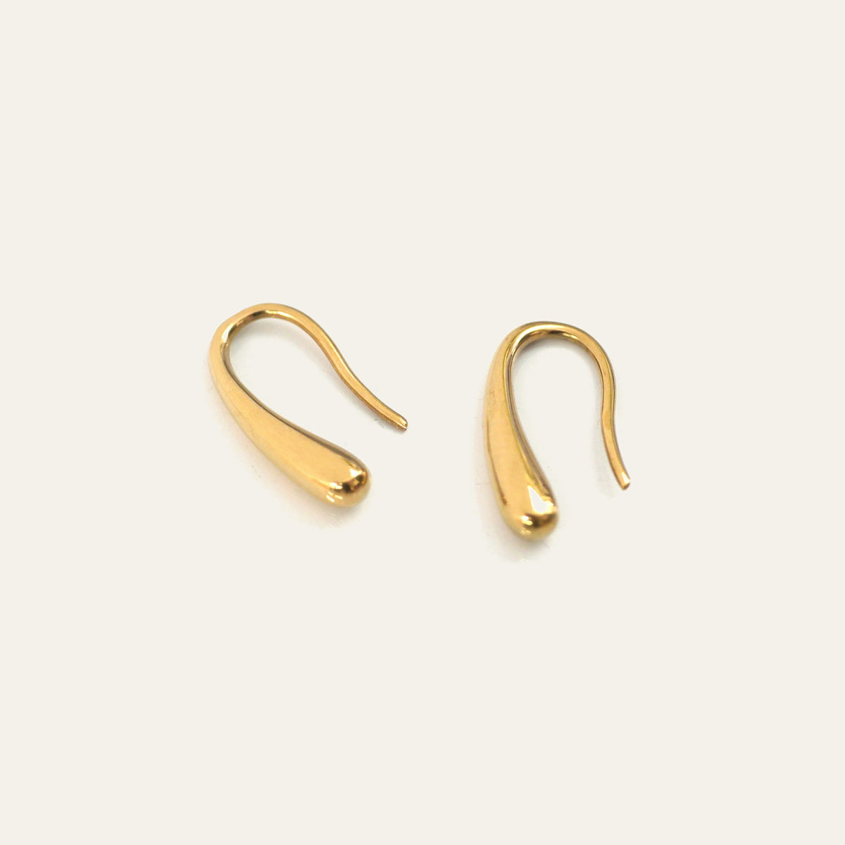 フックピアス
